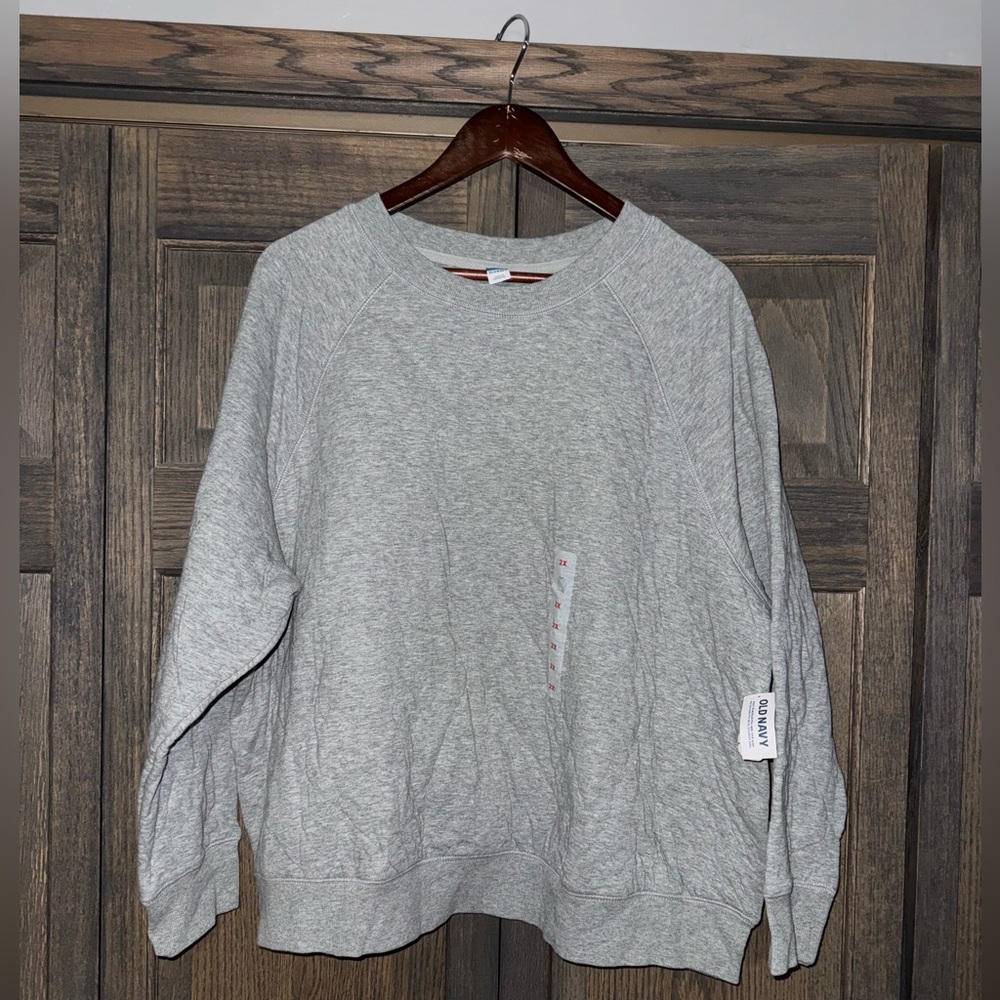 Old Navy crewneck sweatshirt. Gray. New. Size 2x.
